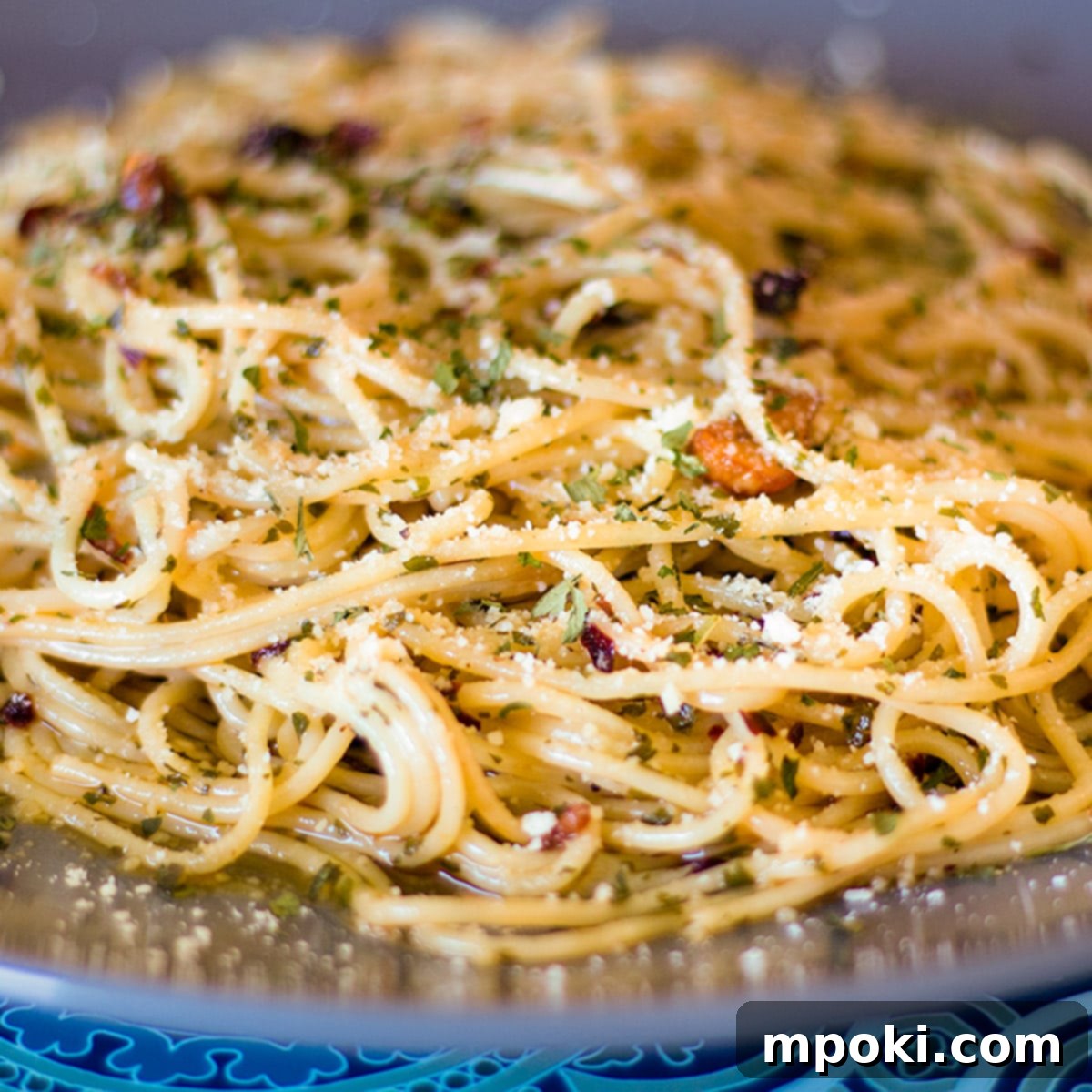 Sizzling Garlic Chili Pasta 1 featured 4791